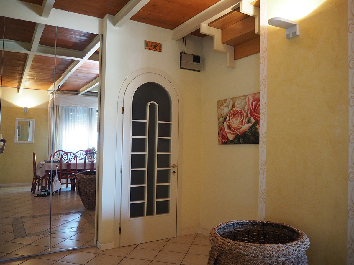 INGRESSO ATTICO 